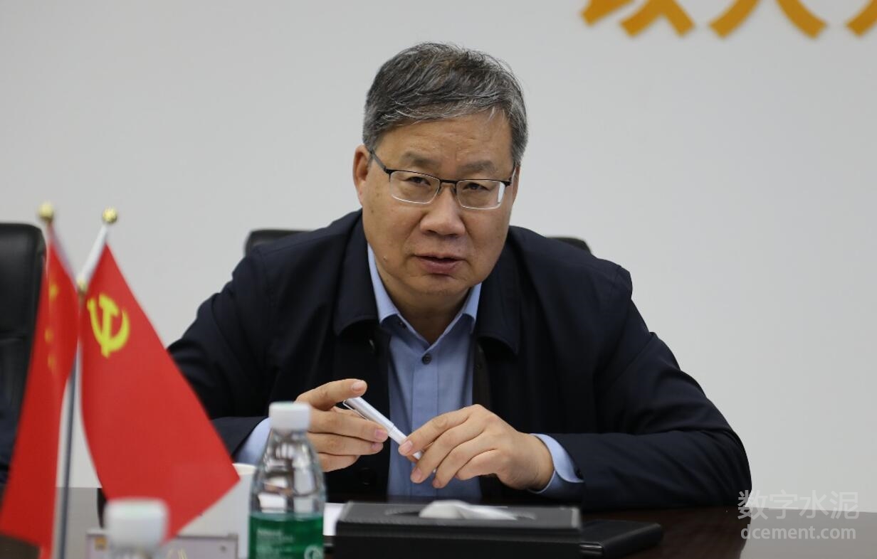 中国水泥协会秘书长王郁涛一行到“灯塔工厂”--华润建材科技田阳工厂调研