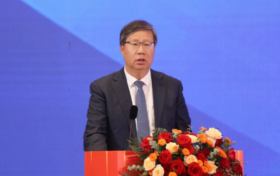 金蛇狂舞春添彩 协力同心好运来--中国水泥协会秘书长王郁涛2025年新年献词