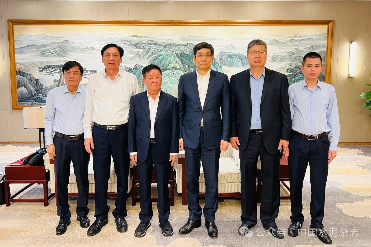 中国水泥协会会长周育先会见德国、哈萨克斯坦、印度尼西亚及越南代…